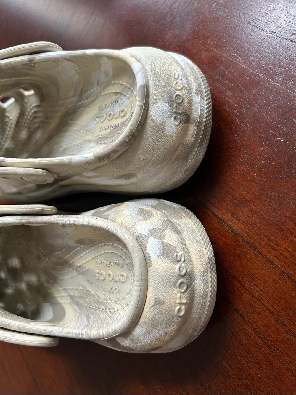 CROCS White & cream Camo Classic Clog Platform size 6
